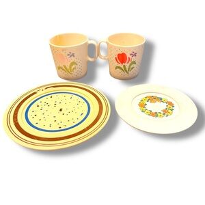 Assortment of Vintage CHILTON Plastic Toy Dishes, See Photos